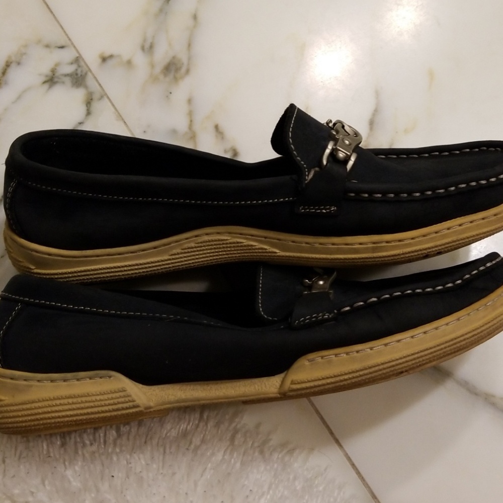 Shoes - Picture 5 of 8